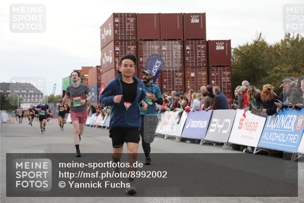 03.10.2025 - Köhlbrandbrückenlauf Yannick Fuchs http://msf.ph/oto/8992002 03.10.2025 16:03:12 Ziel 7016, 7098, 7231, 7300, 7721, 9305, 9657 meine-sportfotos.de