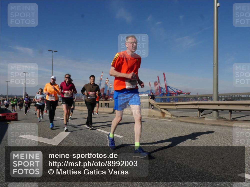 03.10.2025 - Köhlbrandbrückenlauf Matties Gatica Varas http://msf.ph/oto/8992003 03.10.2025 12:43:31 Position 2  meine-sportfotos.de