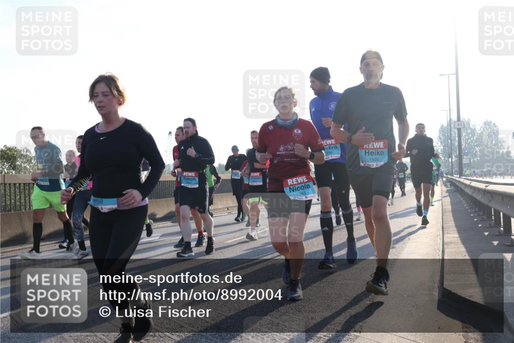 03.10.2025 - Köhlbrandbrückenlauf Luisa Fischer http://msf.ph/oto/8992004 03.10.2025 10:17:15 Position 3 3168, 2029, 1501, 1363 meine-sportfotos.de