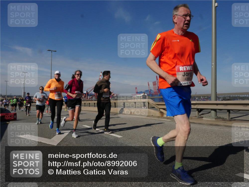 03.10.2025 - Köhlbrandbrückenlauf Matties Gatica Varas http://msf.ph/oto/8992006 03.10.2025 12:43:31 Position 2 4365 meine-sportfotos.de