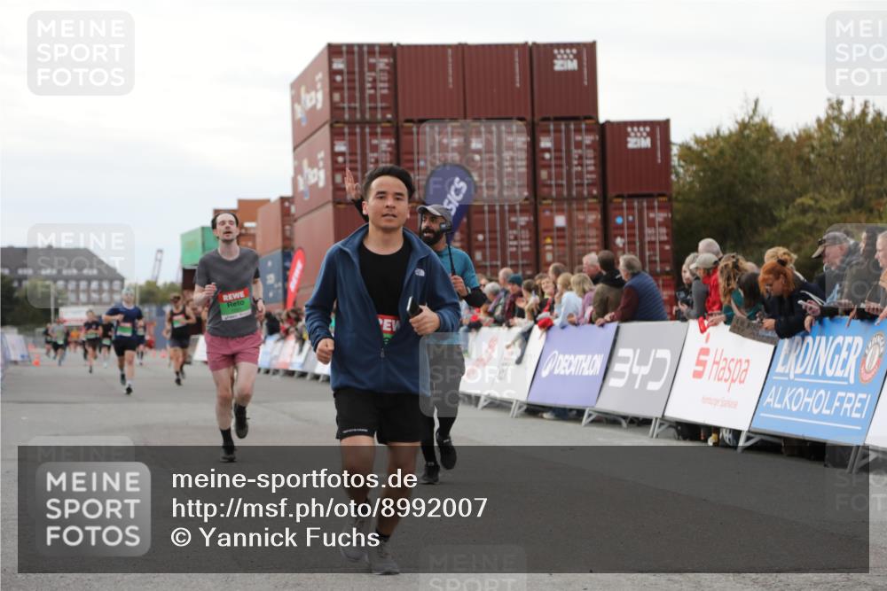 03.10.2025 - Köhlbrandbrückenlauf Yannick Fuchs http://msf.ph/oto/8992007 03.10.2025 16:03:12 Ziel 7016, 7098, 7231, 7300, 7721, 9305, 9657 meine-sportfotos.de