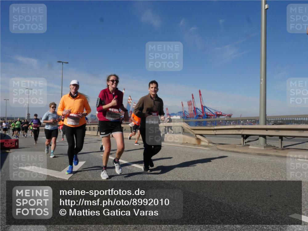03.10.2025 - Köhlbrandbrückenlauf Matties Gatica Varas http://msf.ph/oto/8992010 03.10.2025 12:43:32 Position 2 1888, 118 meine-sportfotos.de