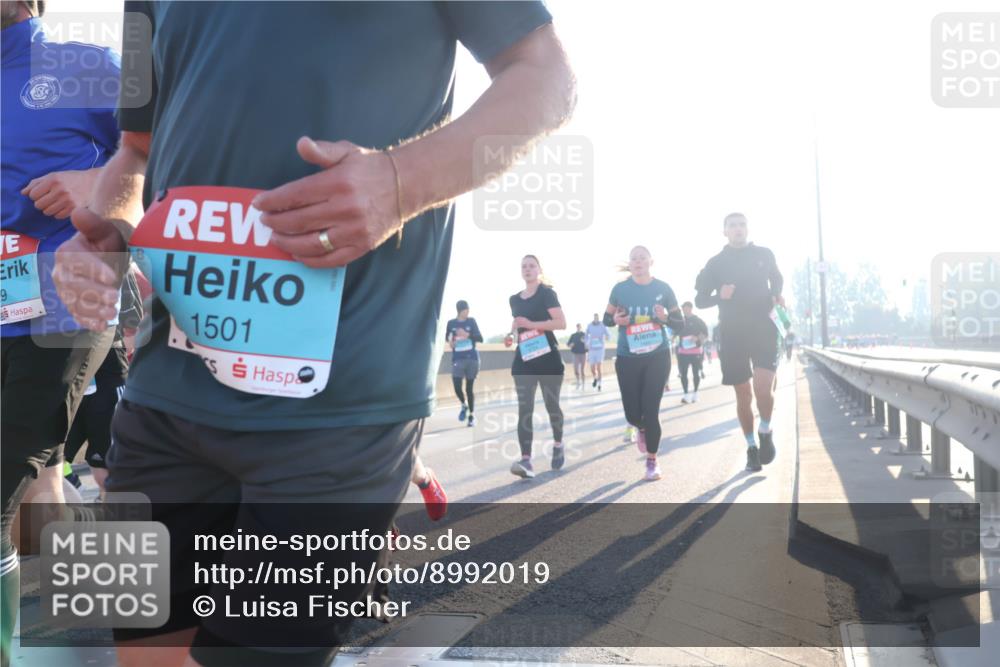 03.10.2025 - Köhlbrandbrückenlauf Luisa Fischer http://msf.ph/oto/8992019 03.10.2025 10:17:16 Position 3 1501 meine-sportfotos.de