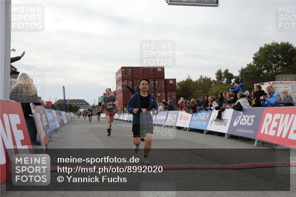 03.10.2025 - Köhlbrandbrückenlauf Yannick Fuchs http://msf.ph/oto/8992020 03.10.2025 16:03:12 Ziel 7016, 7098, 7231, 7300, 7721, 9305, 9657 meine-sportfotos.de
