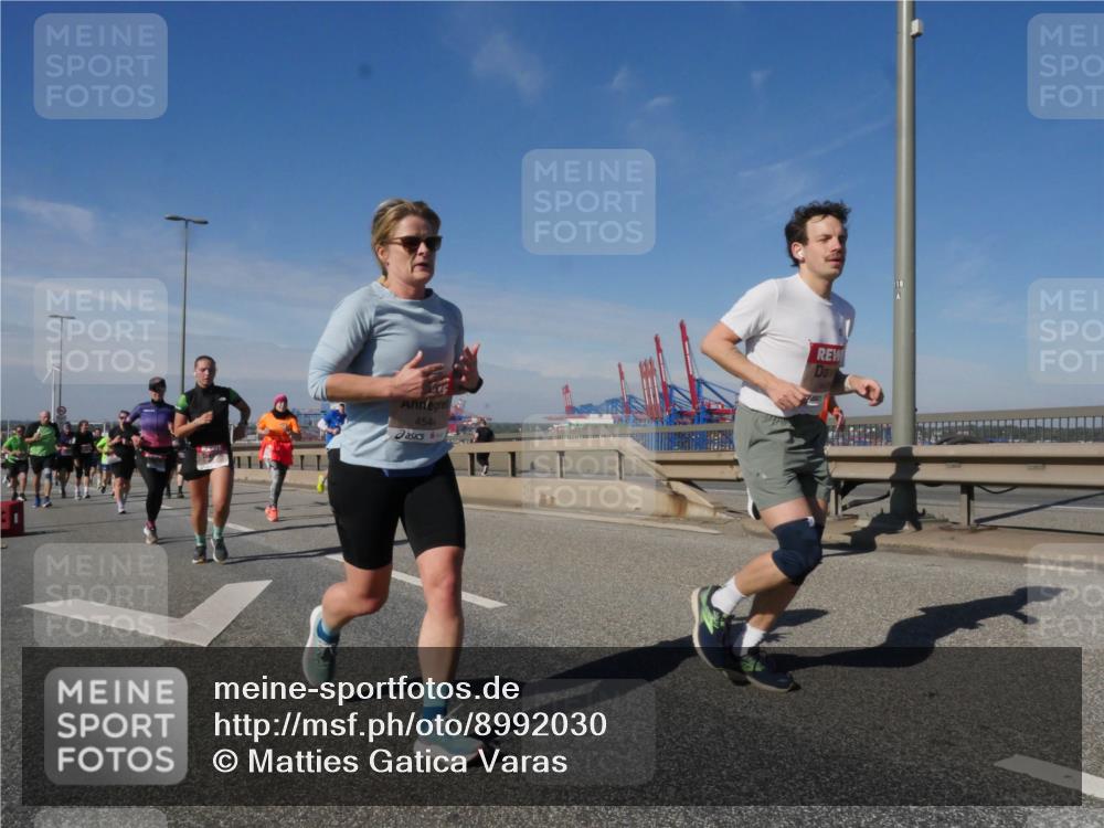 03.10.2025 - Köhlbrandbrückenlauf Matties Gatica Varas http://msf.ph/oto/8992030 03.10.2025 12:43:33 Position 2 4544 meine-sportfotos.de