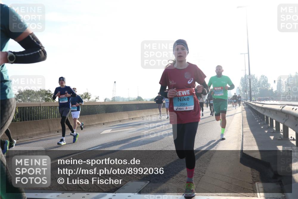 03.10.2025 - Köhlbrandbrückenlauf Luisa Fischer http://msf.ph/oto/8992036 03.10.2025 10:17:18 Position 3 2084 meine-sportfotos.de