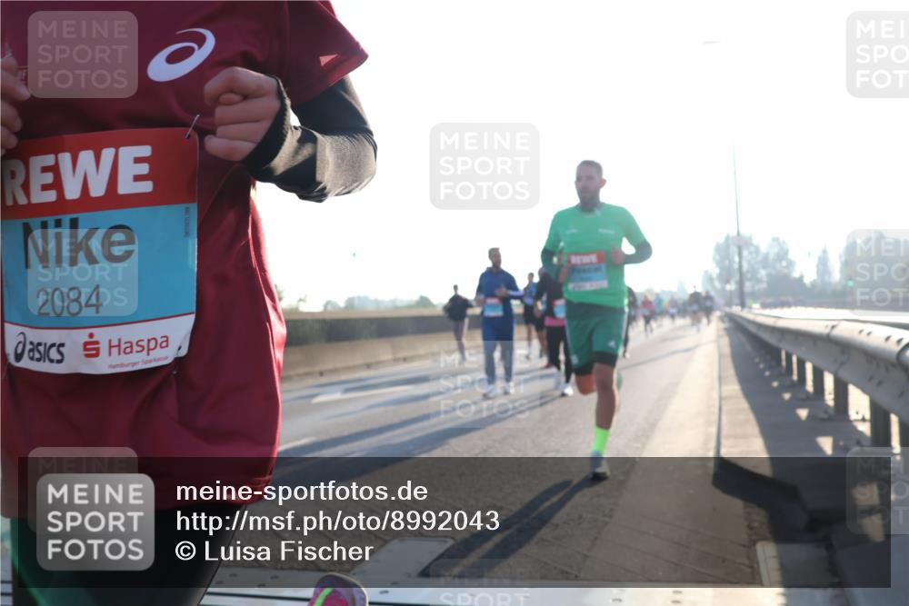 03.10.2025 - Köhlbrandbrückenlauf Luisa Fischer http://msf.ph/oto/8992043 03.10.2025 10:17:19 Position 3 2084 meine-sportfotos.de