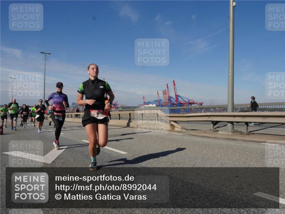 03.10.2025 - Köhlbrandbrückenlauf Matties Gatica Varas http://msf.ph/oto/8992044 03.10.2025 12:43:35 Position 2  meine-sportfotos.de