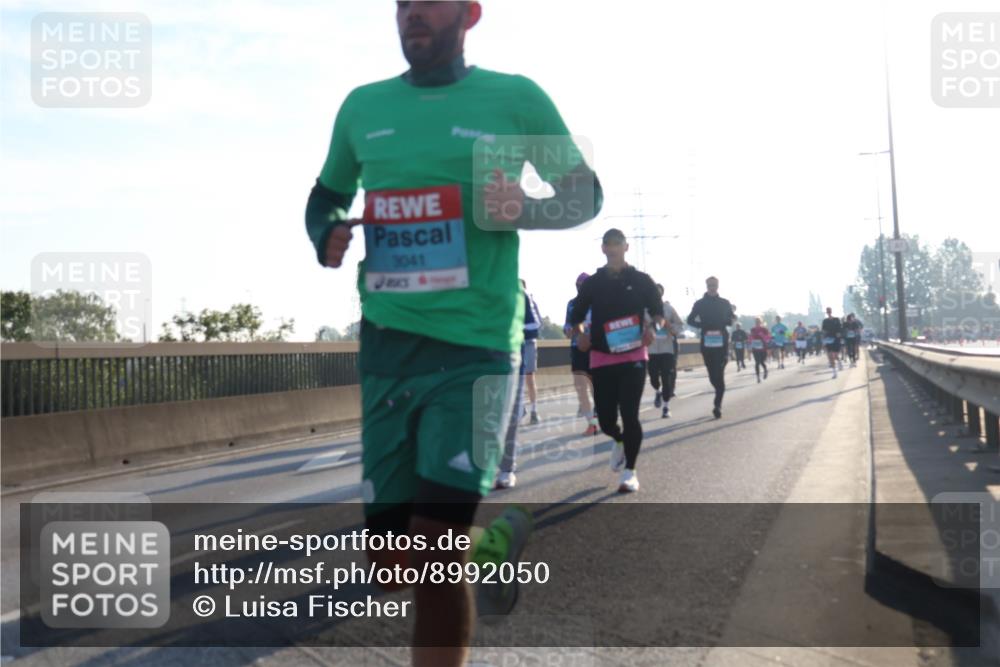03.10.2025 - Köhlbrandbrückenlauf Luisa Fischer http://msf.ph/oto/8992050 03.10.2025 10:17:20 Position 3 3041 meine-sportfotos.de