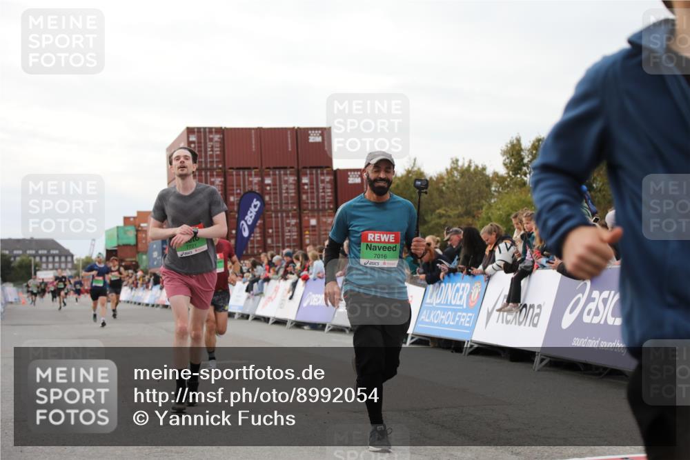 03.10.2025 - Köhlbrandbrückenlauf Yannick Fuchs http://msf.ph/oto/8992054 03.10.2025 16:03:14 Ziel 7016, 7098, 7231, 7721, 7873, 9305, 9657 meine-sportfotos.de