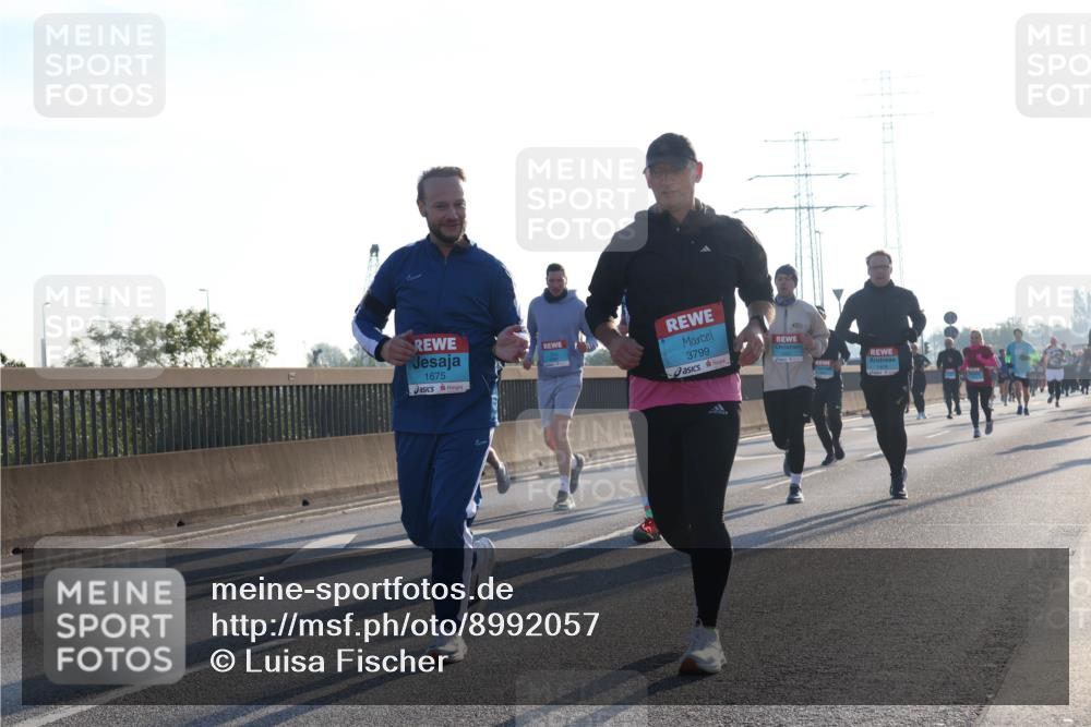 03.10.2025 - Köhlbrandbrückenlauf Luisa Fischer http://msf.ph/oto/8992057 03.10.2025 10:17:20 Position 3 3799, 14, 1675 meine-sportfotos.de