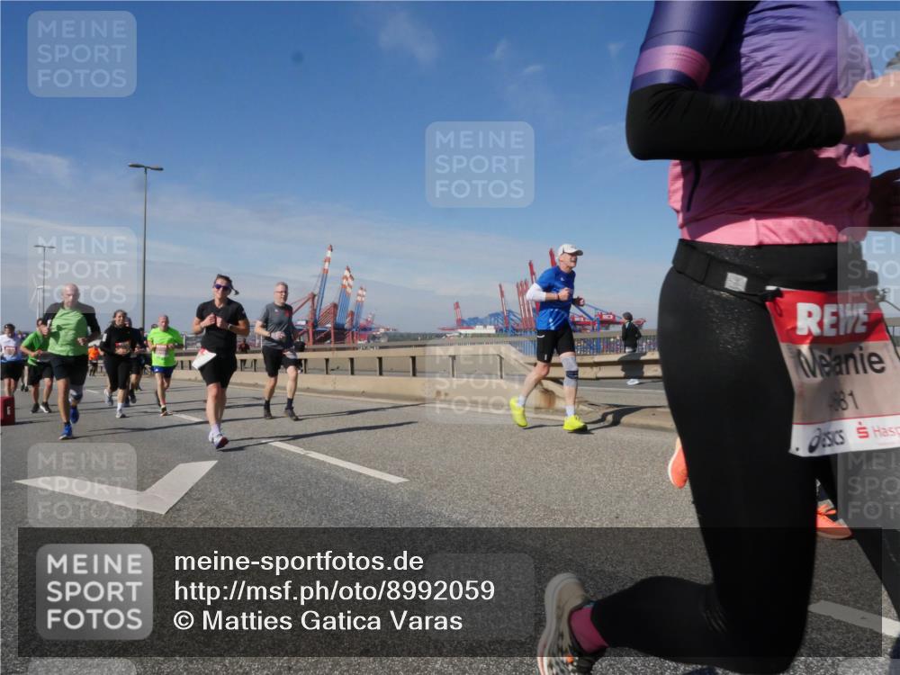 03.10.2025 - Köhlbrandbrückenlauf Matties Gatica Varas http://msf.ph/oto/8992059 03.10.2025 12:43:37 Position 2 4681 meine-sportfotos.de