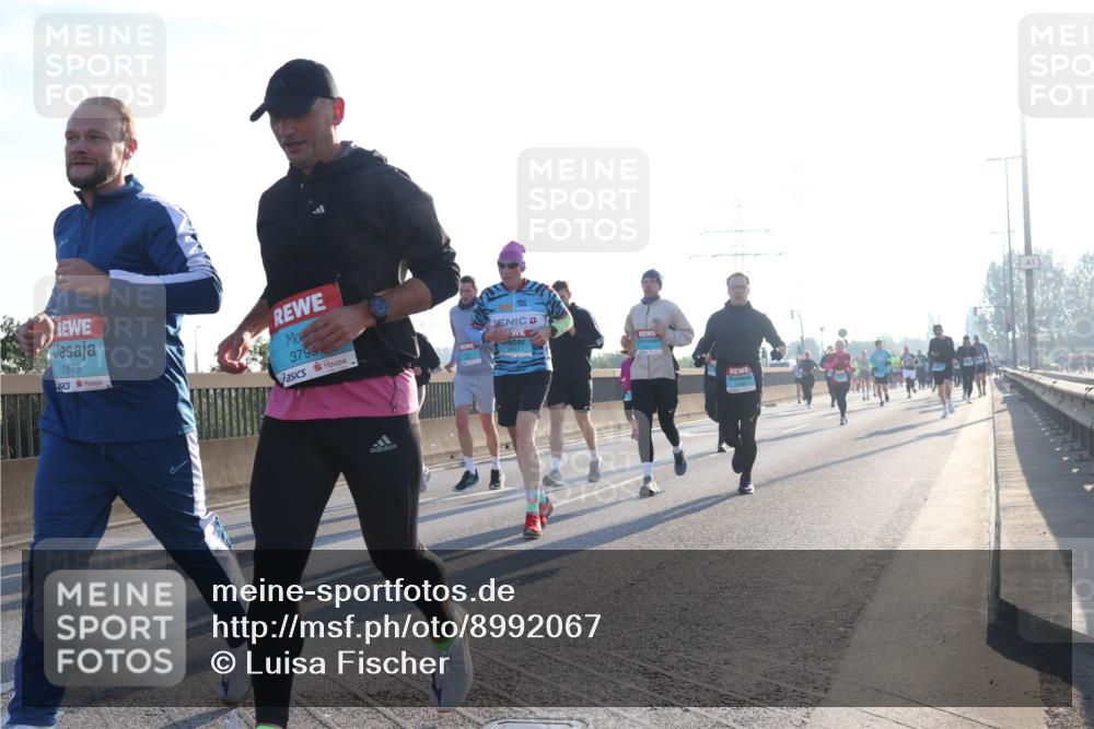 03.10.2025 - Köhlbrandbrückenlauf Luisa Fischer http://msf.ph/oto/8992067 03.10.2025 10:17:21 Position 3 1675, 3795 meine-sportfotos.de