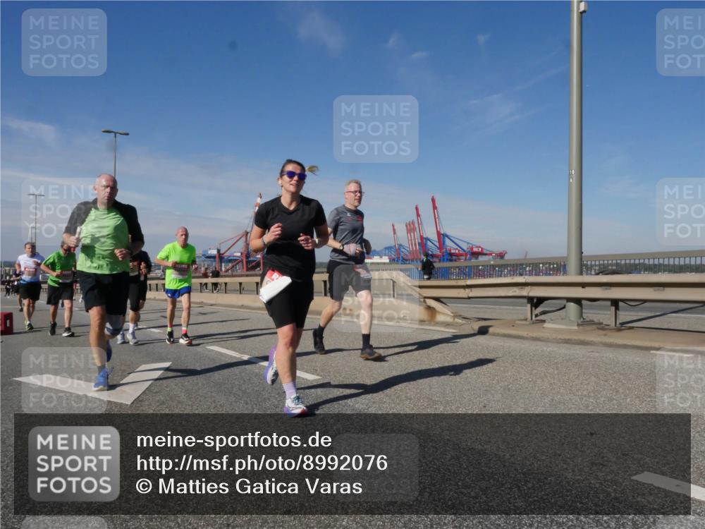 03.10.2025 - Köhlbrandbrückenlauf Matties Gatica Varas http://msf.ph/oto/8992076 03.10.2025 12:43:38 Position 2  meine-sportfotos.de