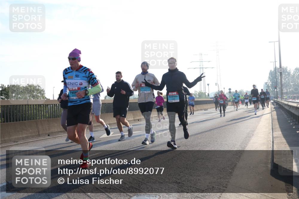 03.10.2025 - Köhlbrandbrückenlauf Luisa Fischer http://msf.ph/oto/8992077 03.10.2025 10:17:22 Position 3 3457, 1 meine-sportfotos.de