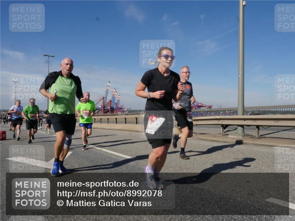 03.10.2025 - Köhlbrandbrückenlauf Matties Gatica Varas http://msf.ph/oto/8992078 03.10.2025 12:43:39 Position 2  meine-sportfotos.de