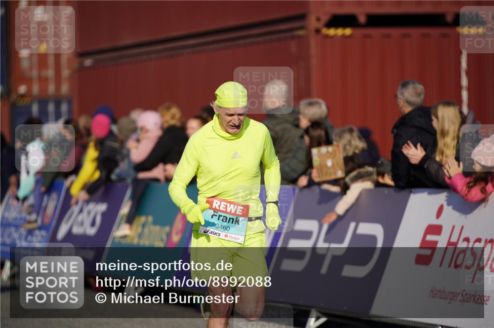 03.10.2025 - Köhlbrandbrückenlauf Michael Burmester http://msf.ph/oto/8992088 03.10.2025 09:51:11 Ziel 3154, 3460 meine-sportfotos.de