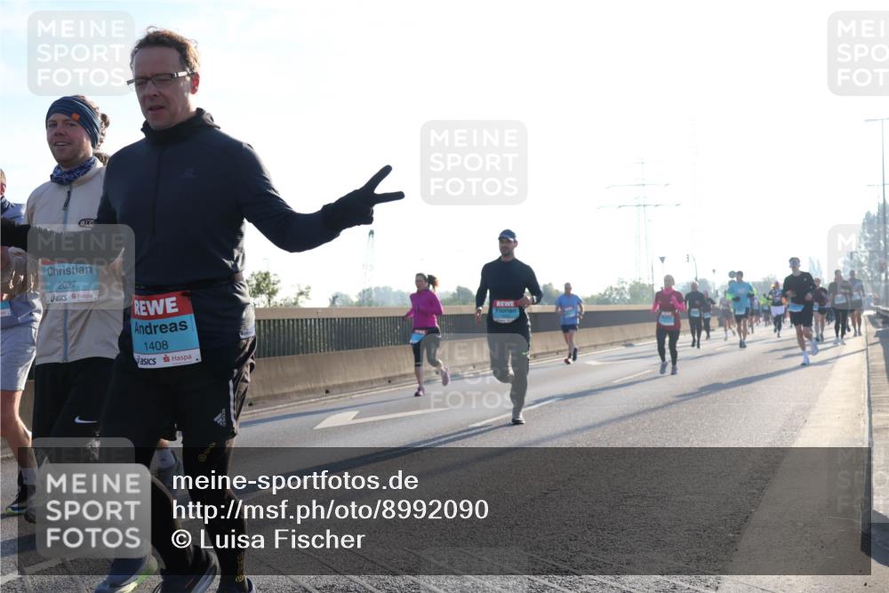 03.10.2025 - Köhlbrandbrückenlauf Luisa Fischer http://msf.ph/oto/8992090 03.10.2025 10:17:24 Position 3 2027, 1408, 5 meine-sportfotos.de