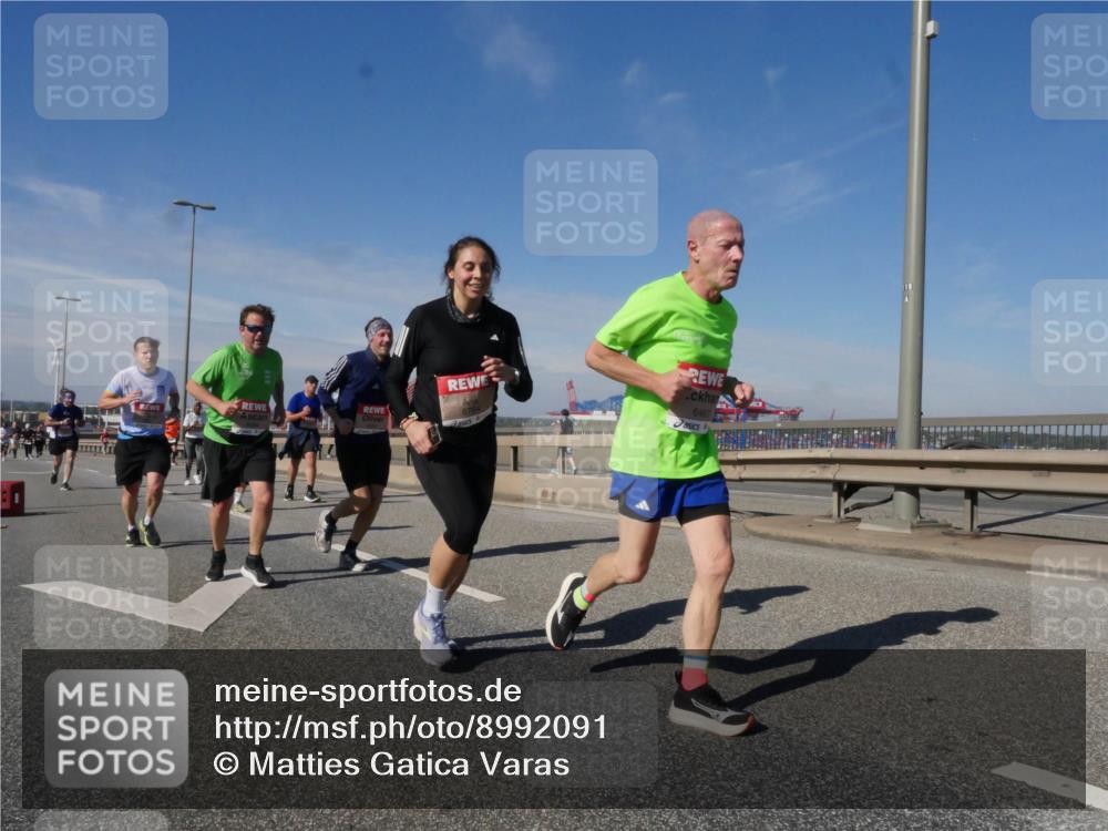 03.10.2025 - Köhlbrandbrückenlauf Matties Gatica Varas http://msf.ph/oto/8992091 03.10.2025 12:43:40 Position 2 6467 meine-sportfotos.de