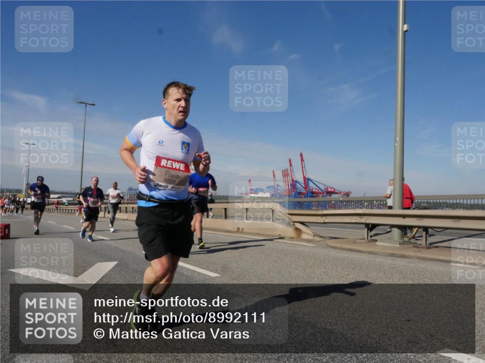 03.10.2025 - Köhlbrandbrückenlauf Matties Gatica Varas http://msf.ph/oto/8992111 03.10.2025 12:43:42 Position 2 6805 meine-sportfotos.de