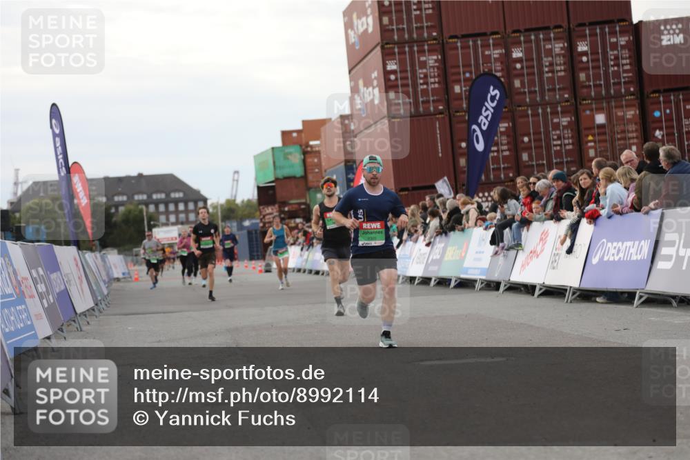 03.10.2025 - Köhlbrandbrückenlauf Yannick Fuchs http://msf.ph/oto/8992114 03.10.2025 16:03:17 Ziel 7016, 7098, 7721, 7873, 9305, 9678 meine-sportfotos.de