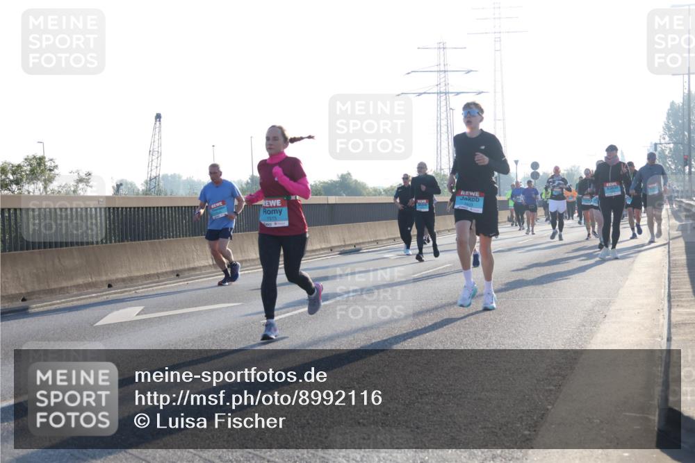 03.10.2025 - Köhlbrandbrückenlauf Luisa Fischer http://msf.ph/oto/8992116 03.10.2025 10:17:27 Position 3 1515 meine-sportfotos.de