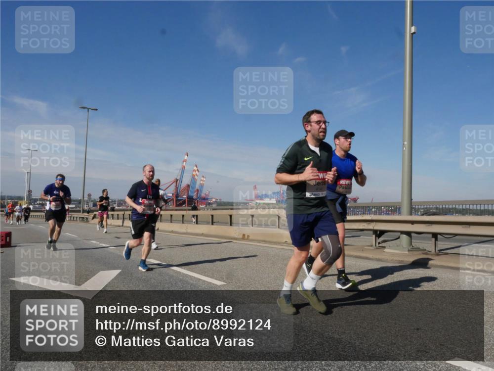 03.10.2025 - Köhlbrandbrückenlauf Matties Gatica Varas http://msf.ph/oto/8992124 03.10.2025 12:43:44 Position 2 4147 meine-sportfotos.de