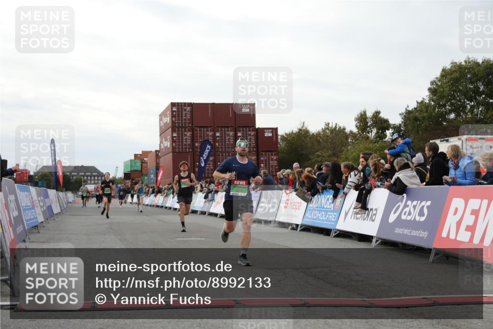 03.10.2025 - Köhlbrandbrückenlauf Yannick Fuchs http://msf.ph/oto/8992133 03.10.2025 16:03:19 Ziel 7013, 7098, 7873, 9305, 9678 meine-sportfotos.de