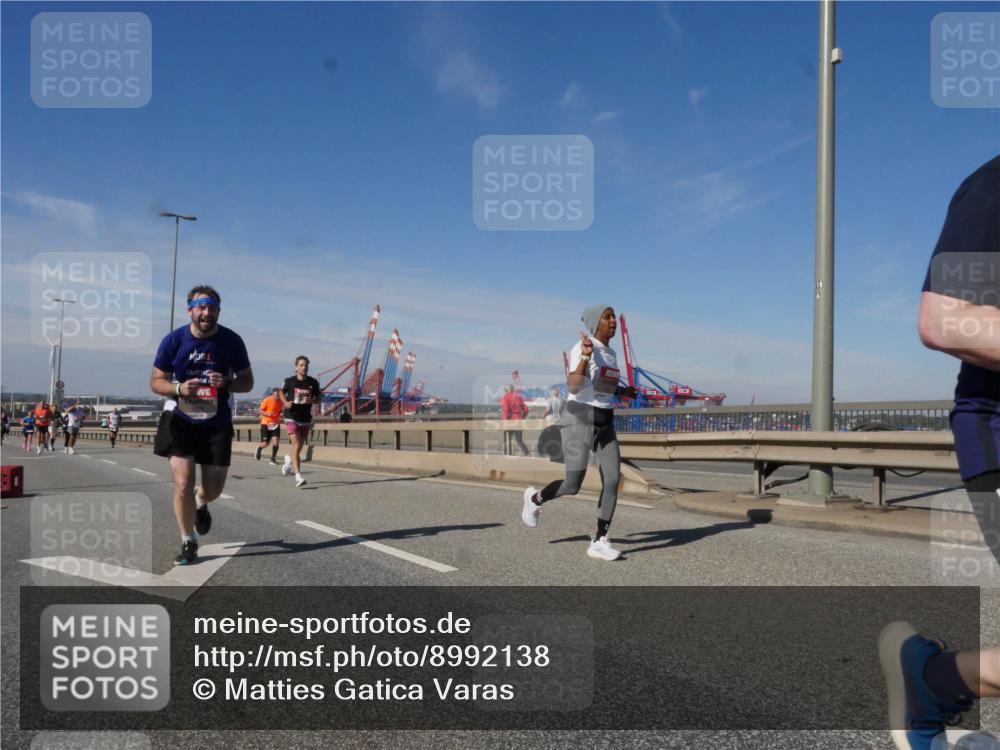 03.10.2025 - Köhlbrandbrückenlauf Matties Gatica Varas http://msf.ph/oto/8992138 03.10.2025 12:43:45 Position 2  meine-sportfotos.de