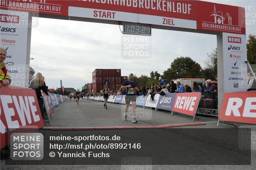 03.10.2025 - Köhlbrandbrückenlauf Yannick Fuchs http://msf.ph/oto/8992146 03.10.2025 16:03:20 Ziel 7013, 7873, 9305, 9678 meine-sportfotos.de