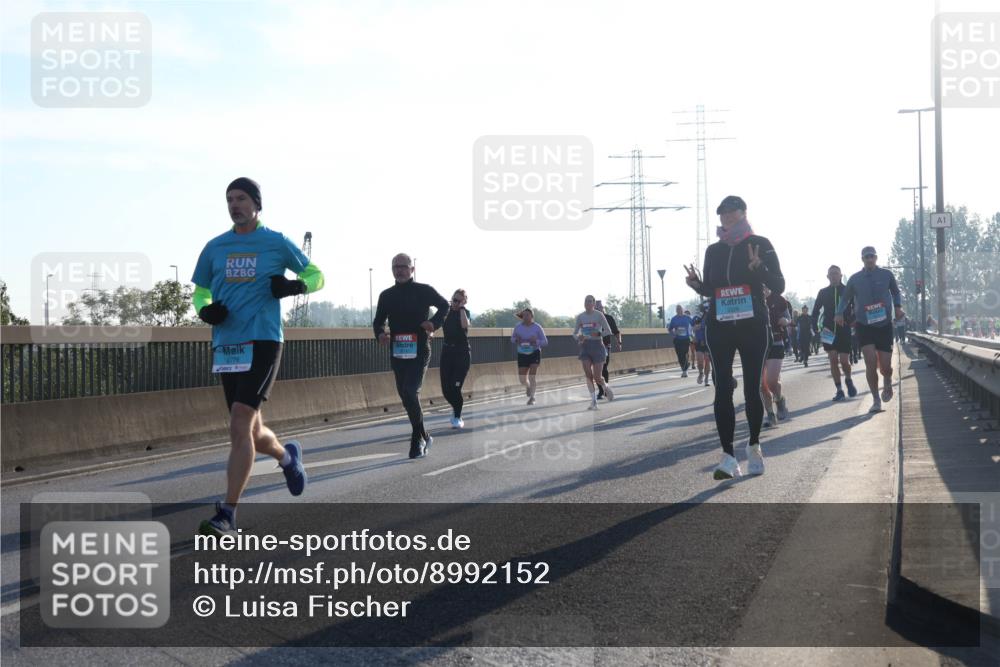 03.10.2025 - Köhlbrandbrückenlauf Luisa Fischer http://msf.ph/oto/8992152 03.10.2025 10:17:30 Position 3 2776 meine-sportfotos.de
