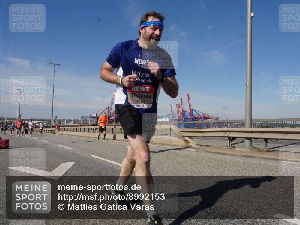 03.10.2025 - Köhlbrandbrückenlauf Matties Gatica Varas http://msf.ph/oto/8992153 03.10.2025 12:43:47 Position 2 4528 meine-sportfotos.de