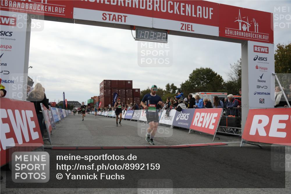03.10.2025 - Köhlbrandbrückenlauf Yannick Fuchs http://msf.ph/oto/8992159 03.10.2025 16:03:20 Ziel 7013, 7873, 9305, 9678 meine-sportfotos.de