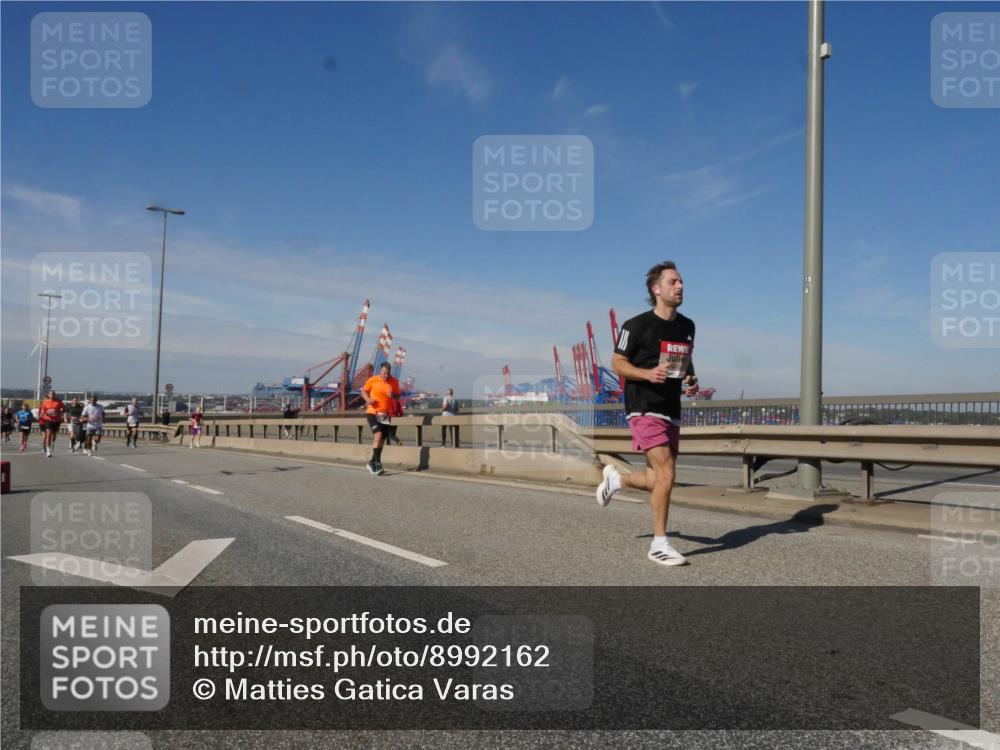 03.10.2025 - Köhlbrandbrückenlauf Matties Gatica Varas http://msf.ph/oto/8992162 03.10.2025 12:43:48 Position 2  meine-sportfotos.de