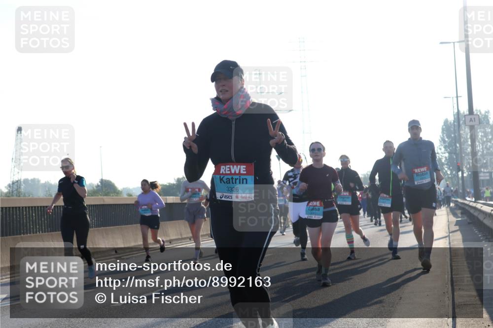03.10.2025 - Köhlbrandbrückenlauf Luisa Fischer http://msf.ph/oto/8992163 03.10.2025 10:17:31 Position 3 3326, 19, 1 meine-sportfotos.de