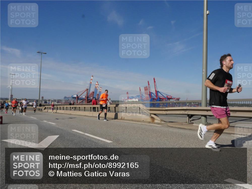 03.10.2025 - Köhlbrandbrückenlauf Matties Gatica Varas http://msf.ph/oto/8992165 03.10.2025 12:43:48 Position 2  meine-sportfotos.de