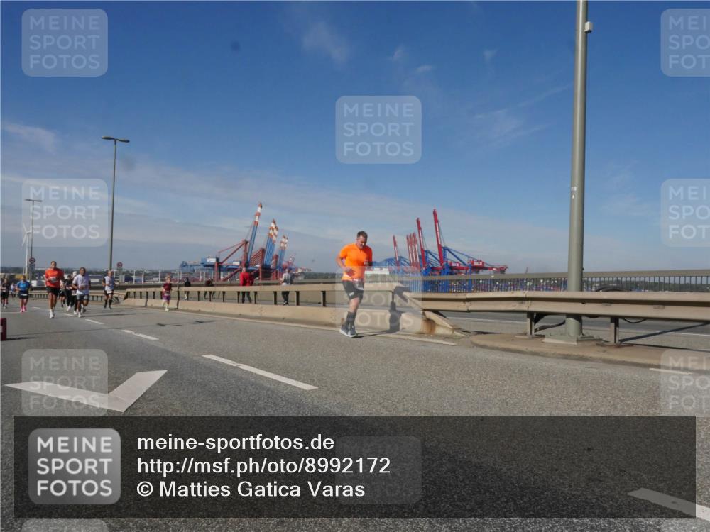 03.10.2025 - Köhlbrandbrückenlauf Matties Gatica Varas http://msf.ph/oto/8992172 03.10.2025 12:43:49 Position 2  meine-sportfotos.de