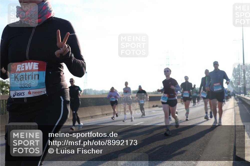 03.10.2025 - Köhlbrandbrückenlauf Luisa Fischer http://msf.ph/oto/8992173 03.10.2025 10:17:32 Position 3 3326 meine-sportfotos.de