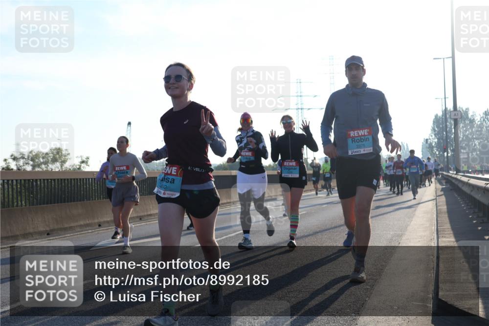 03.10.2025 - Köhlbrandbrückenlauf Luisa Fischer http://msf.ph/oto/8992185 03.10.2025 10:17:33 Position 3 3642, 3375 meine-sportfotos.de