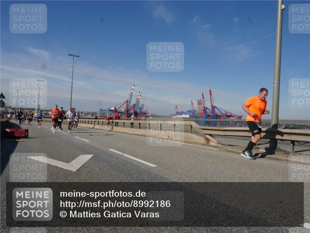 03.10.2025 - Köhlbrandbrückenlauf Matties Gatica Varas http://msf.ph/oto/8992186 03.10.2025 12:43:51 Position 2 111 meine-sportfotos.de