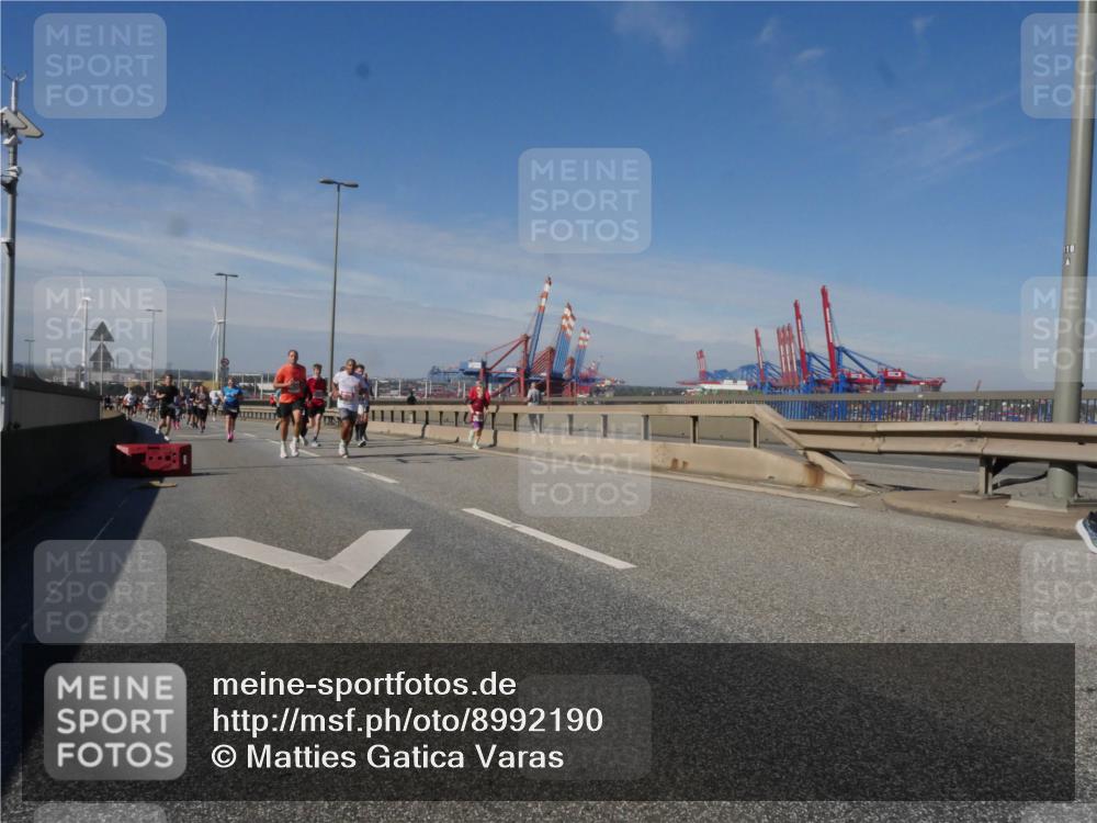 03.10.2025 - Köhlbrandbrückenlauf Matties Gatica Varas http://msf.ph/oto/8992190 03.10.2025 12:43:51 Position 2 118 meine-sportfotos.de