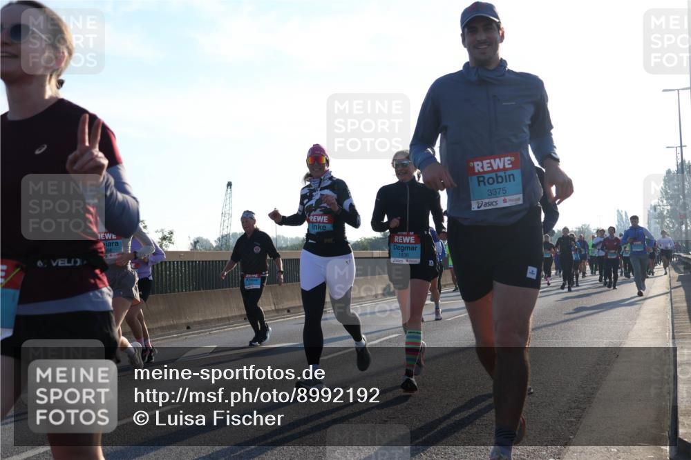 03.10.2025 - Köhlbrandbrückenlauf Luisa Fischer http://msf.ph/oto/8992192 03.10.2025 10:17:34 Position 3 1636, 3375 meine-sportfotos.de