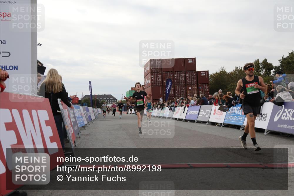 03.10.2025 - Köhlbrandbrückenlauf Yannick Fuchs http://msf.ph/oto/8992198 03.10.2025 16:03:22 Ziel 7013, 7094, 7418, 7485, 7873, 9305, 9678 meine-sportfotos.de