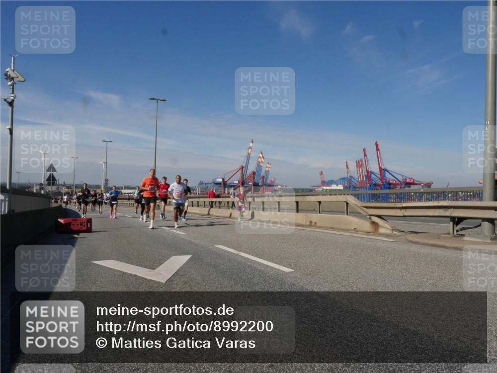 03.10.2025 - Köhlbrandbrückenlauf Matties Gatica Varas http://msf.ph/oto/8992200 03.10.2025 12:43:52 Position 2 118 meine-sportfotos.de