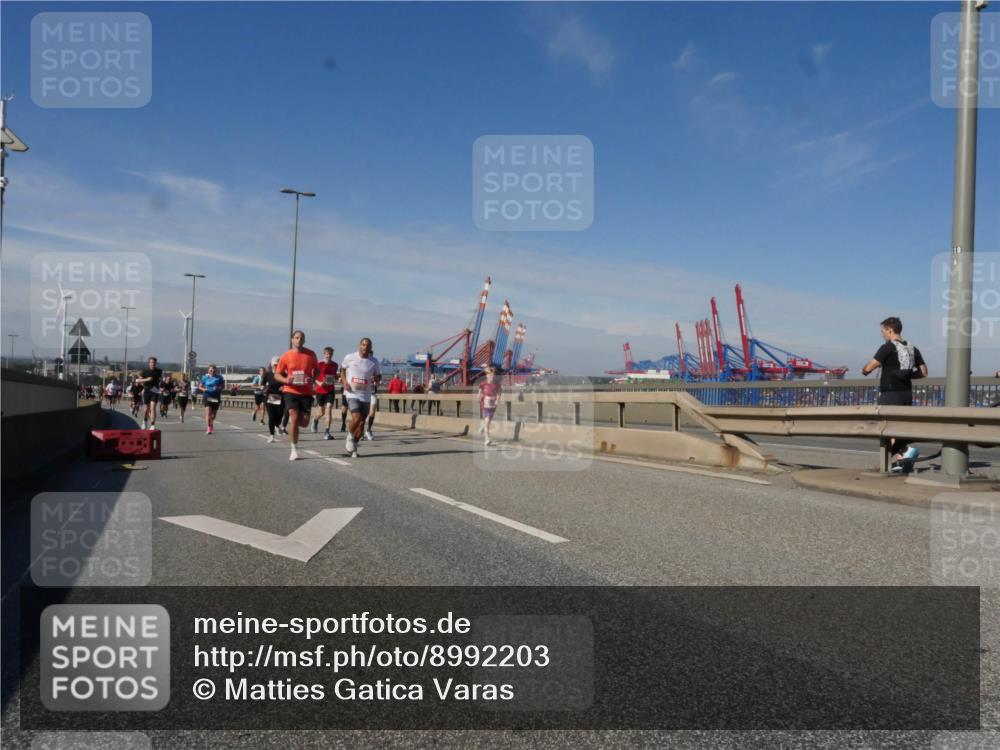 03.10.2025 - Köhlbrandbrückenlauf Matties Gatica Varas http://msf.ph/oto/8992203 03.10.2025 12:43:53 Position 2  meine-sportfotos.de