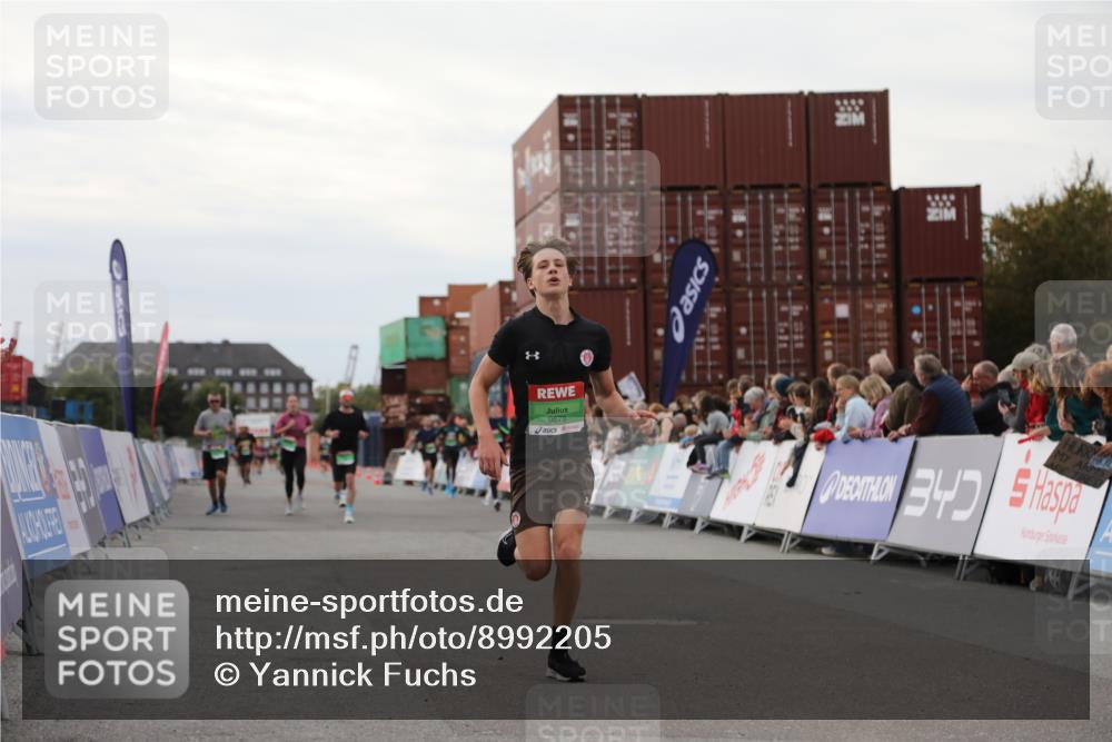 03.10.2025 - Köhlbrandbrückenlauf Yannick Fuchs http://msf.ph/oto/8992205 03.10.2025 16:03:22 Ziel 7013, 7094, 7418, 7485, 7873, 9305, 9678 meine-sportfotos.de