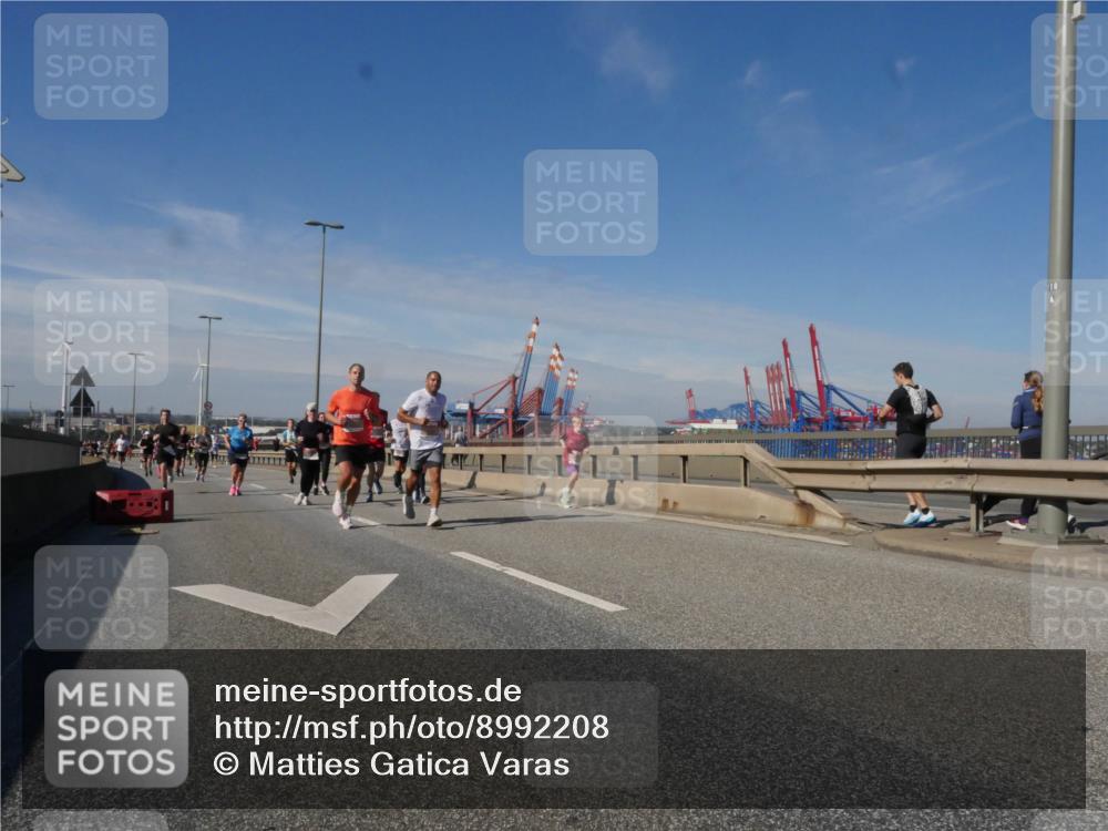 03.10.2025 - Köhlbrandbrückenlauf Matties Gatica Varas http://msf.ph/oto/8992208 03.10.2025 12:43:53 Position 2  meine-sportfotos.de