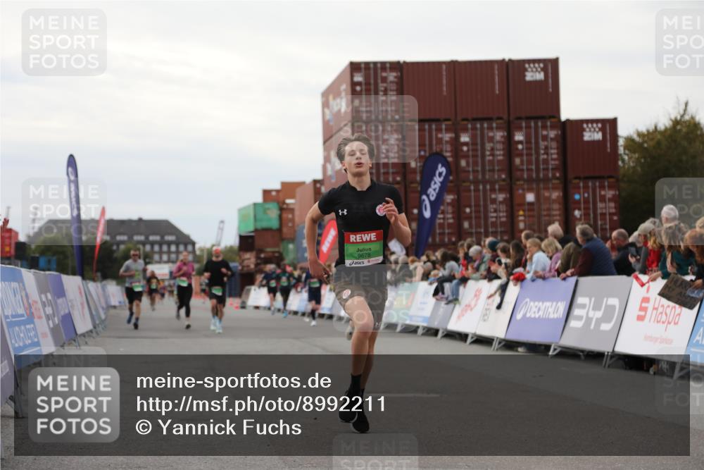03.10.2025 - Köhlbrandbrückenlauf Yannick Fuchs http://msf.ph/oto/8992211 03.10.2025 16:03:22 Ziel 7013, 7094, 7418, 7485, 7873, 9305, 9678 meine-sportfotos.de