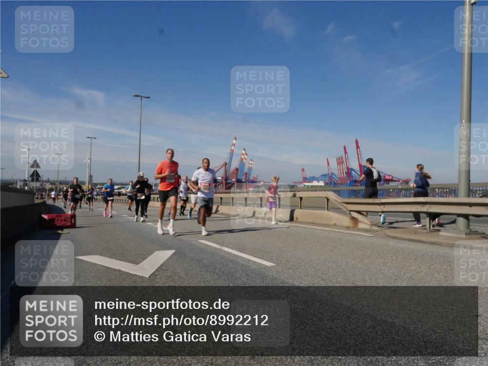03.10.2025 - Köhlbrandbrückenlauf Matties Gatica Varas http://msf.ph/oto/8992212 03.10.2025 12:43:54 Position 2 118 meine-sportfotos.de