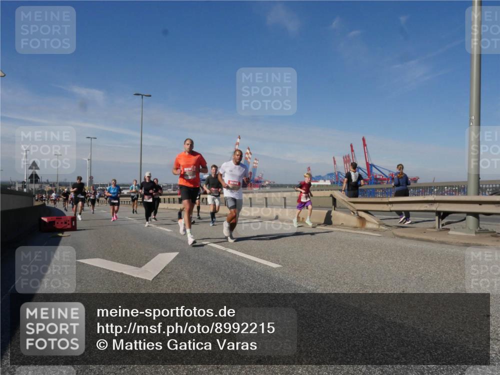 03.10.2025 - Köhlbrandbrückenlauf Matties Gatica Varas http://msf.ph/oto/8992215 03.10.2025 12:43:54 Position 2 118 meine-sportfotos.de